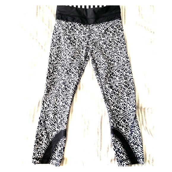 Lululemon Run Inspire Crops size 4 - Picture 1 of 3